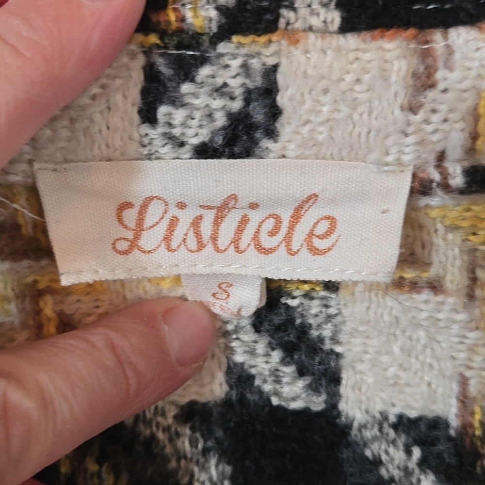 Listicle | Mixed Print Shacket Size Small - Picture 8 of 9